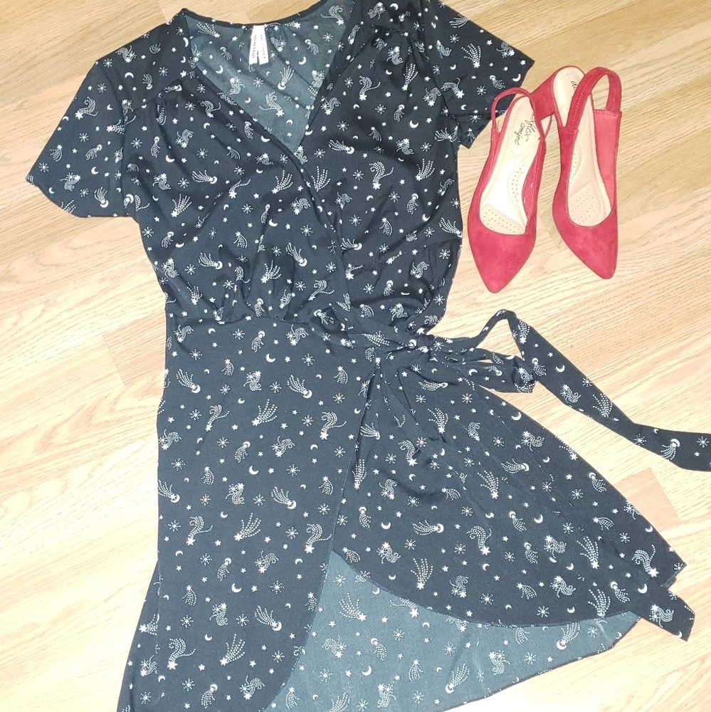 Live 4 Truth wrap around dress💃